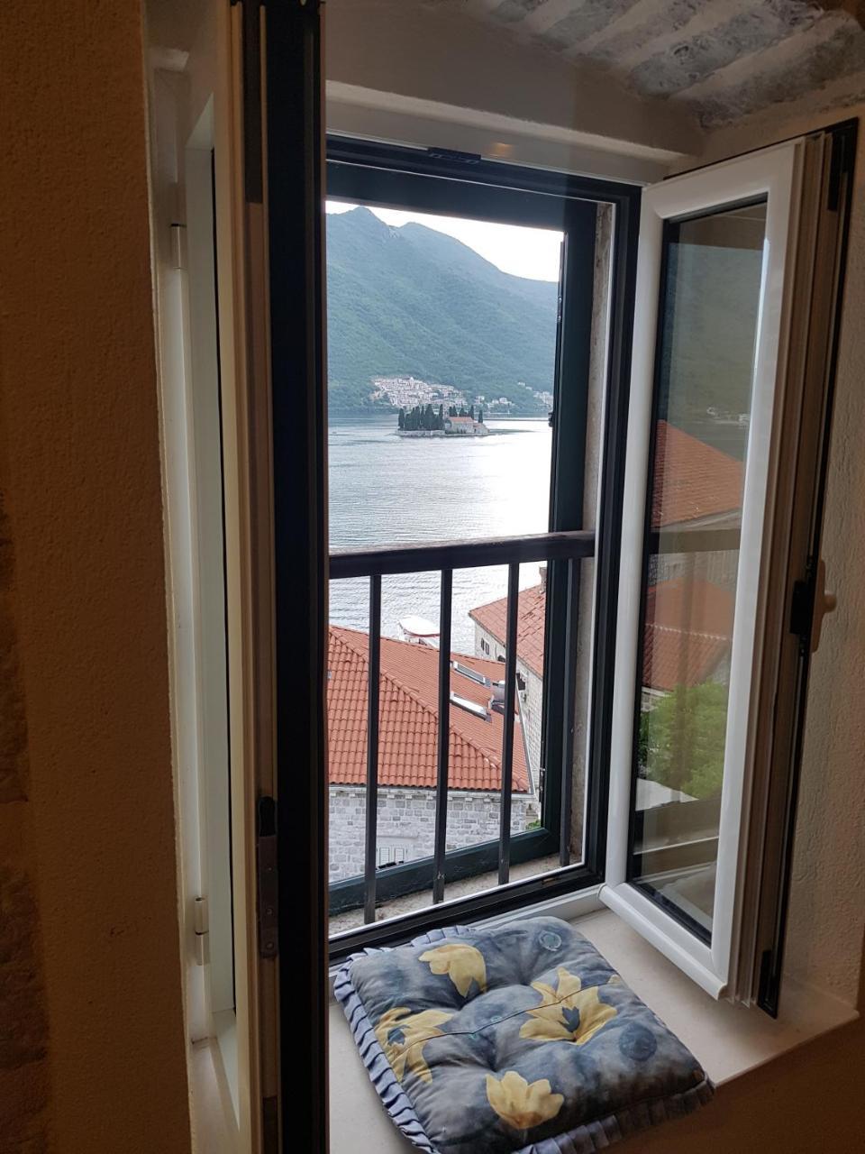 Gudelj Apartments Perast Exterior photo